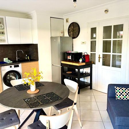 Beachside Apartment With Pool & Garden In Juan Les Pins أنتيب المظهر الخارجي الصورة