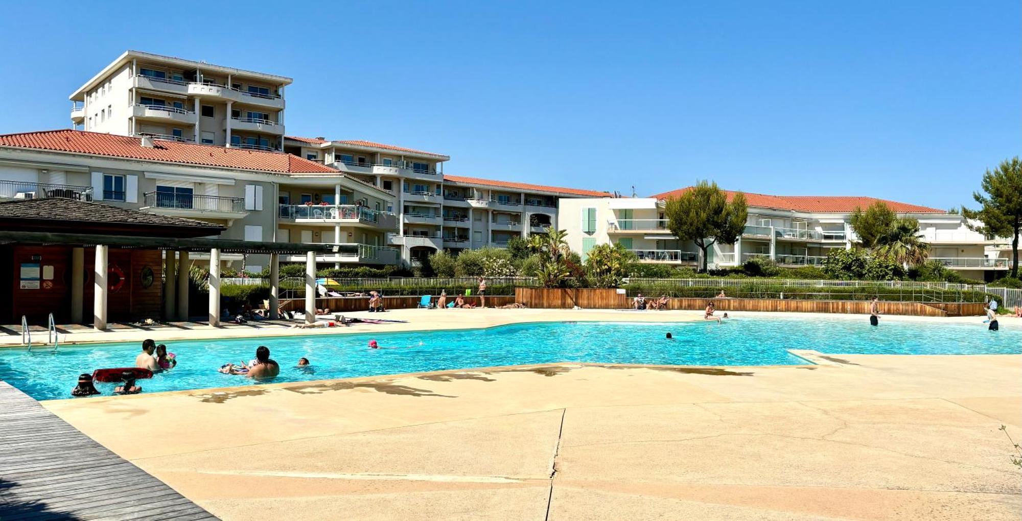 Beachside Apartment With Pool & Garden In Juan Les Pins أنتيب المظهر الخارجي الصورة