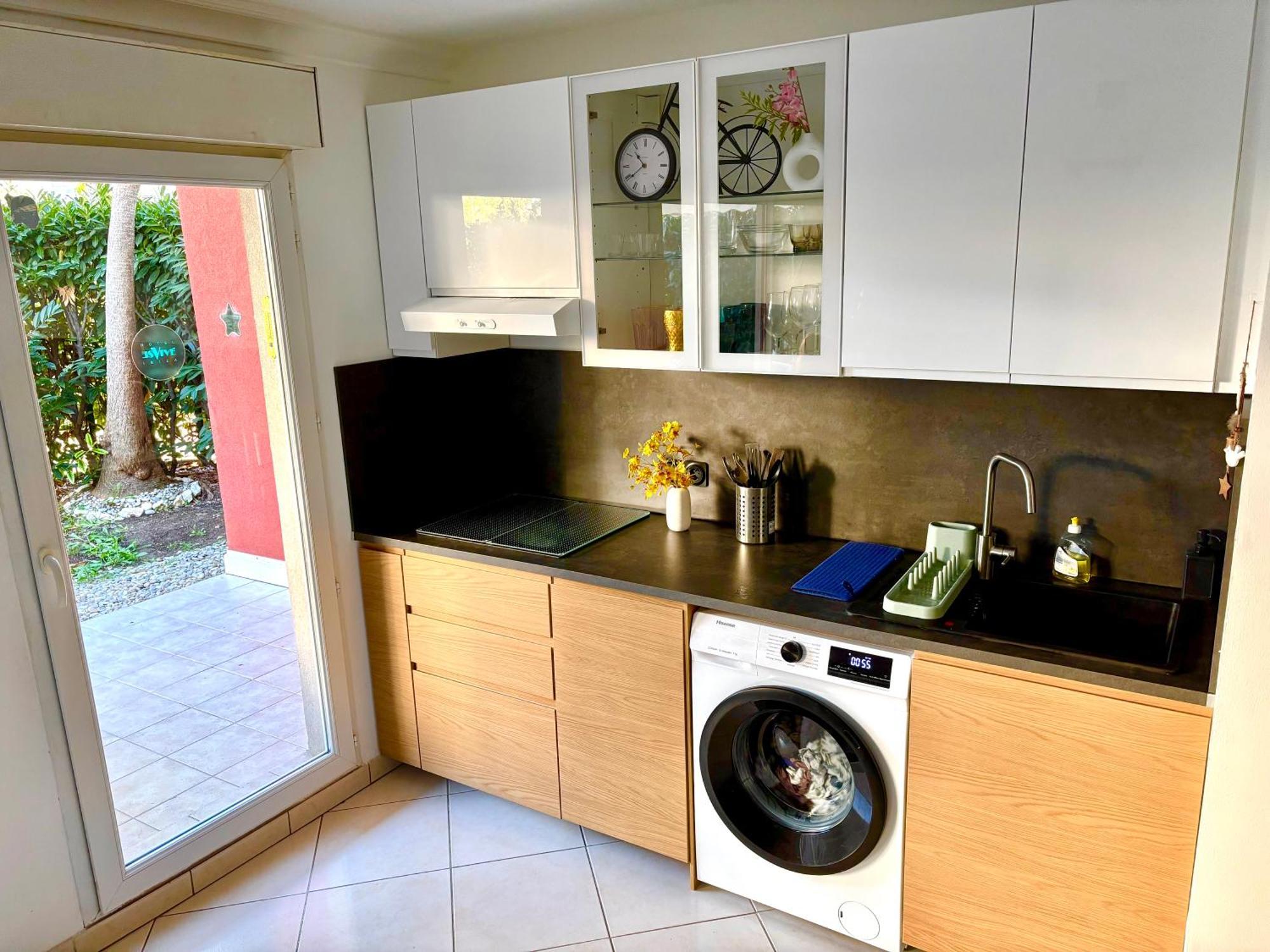 Beachside Apartment With Pool & Garden In Juan Les Pins أنتيب المظهر الخارجي الصورة
